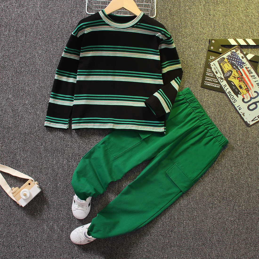 

2pcs Kid Boy 100% Cotton Stripe Colorblock Long-sleeve Tee and Cargo Pants Set