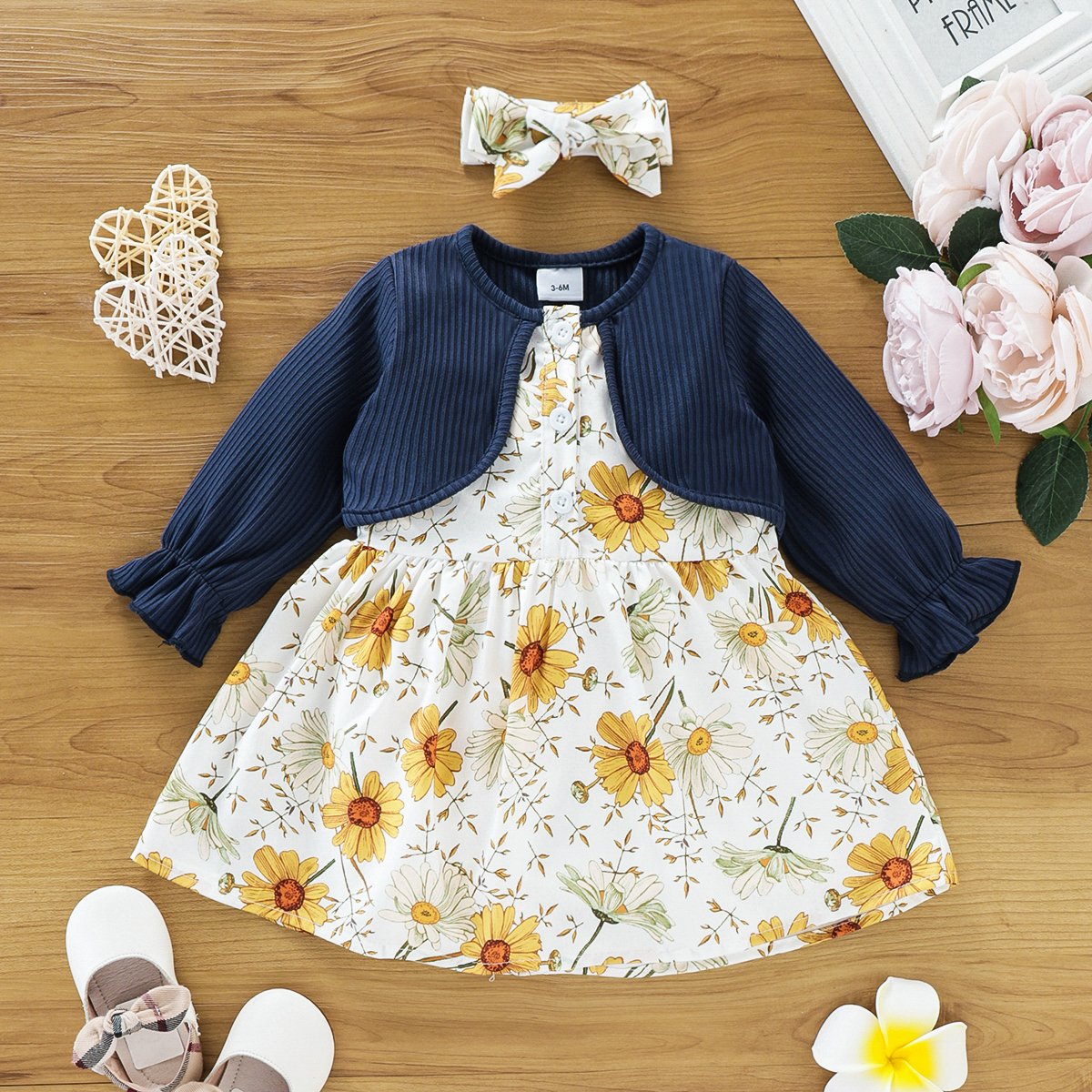 

2pcs Baby Solid Ribbed Long-sleeve Splicing Floral Print Faux-two Dress Set