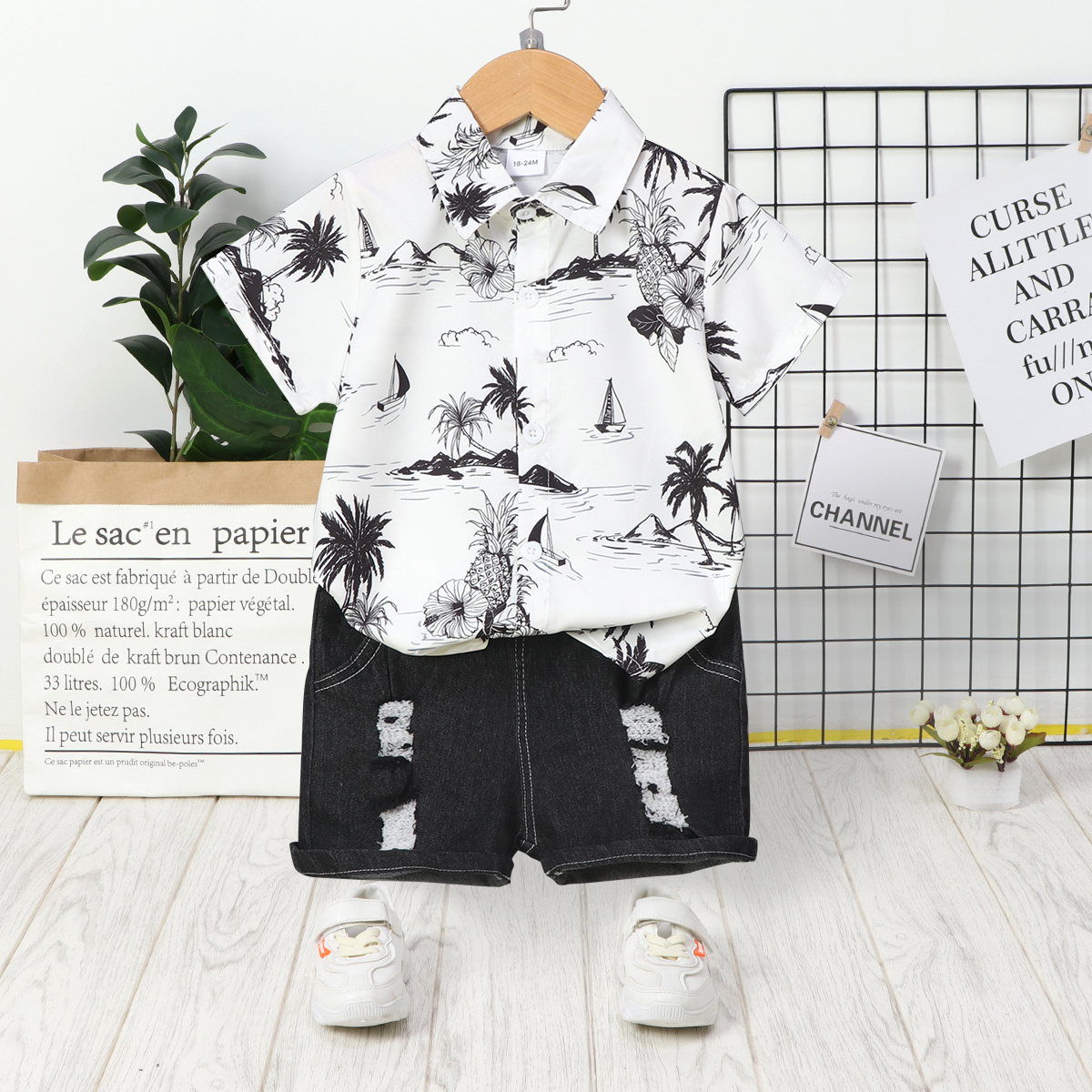 

2pcs Toddler Boy Trendy Ripped Denim Shorts and Lapel Collar Floral Print Tee Set