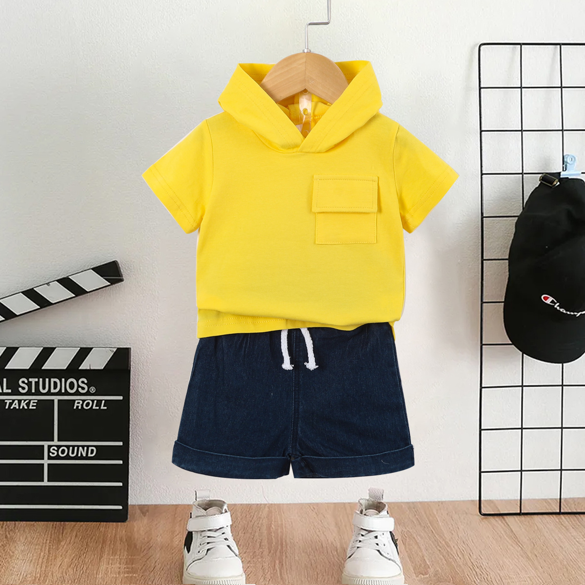 

2pcs Baby Boy Solid Short-sleeve Hooded Top and Letter Print Denim Shorts Set