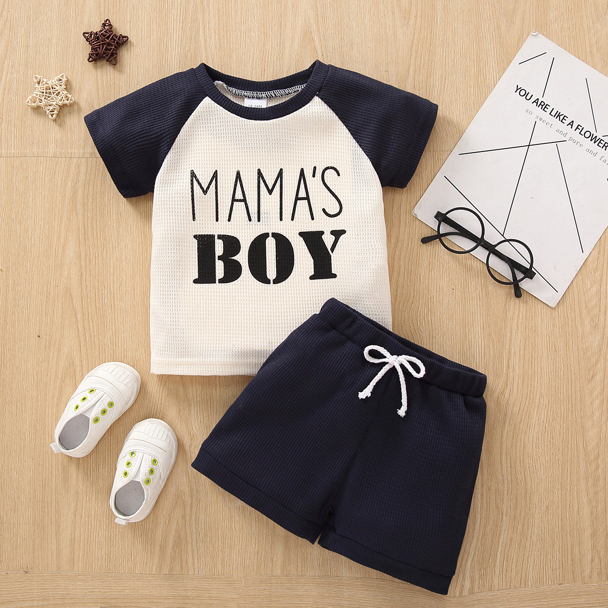 

2pcs Toddler Boy Letter Print Raglan Sleeve Tee & Shorts Set