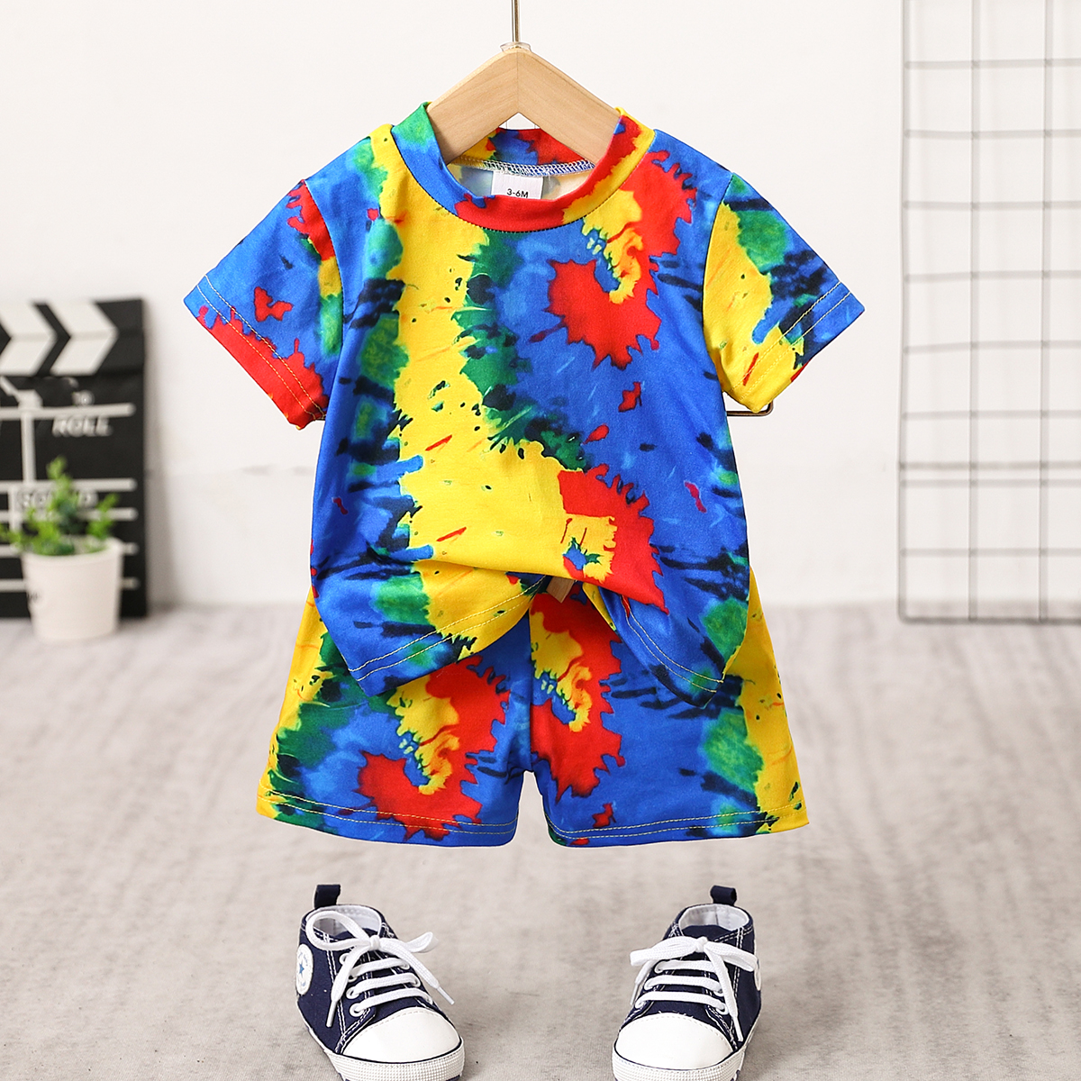 

2pcs Baby Boy/Girl Tie Dye Round Neck Short-sleeve Tee and Shorts Set