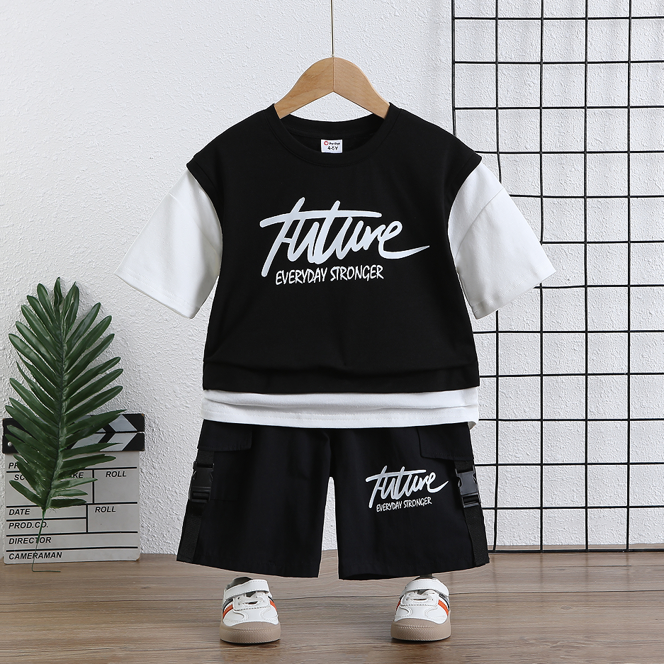 

2pcs Toddler Boy Trendy Faux-two Letter Print Tee and Pocket Design Shorts Set