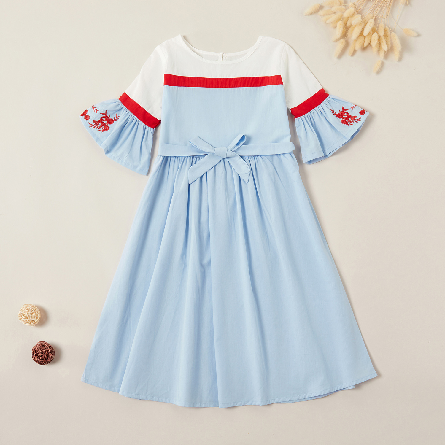 

Fashionable Embroidered Flare-sleeve Dress